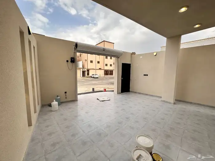 للبيع ادوار ارضيه وروفات علويه فاخره احد روفيده 20