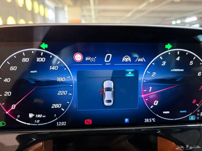 Mercedes Benz E300 AMG LINE (2025) zero 9