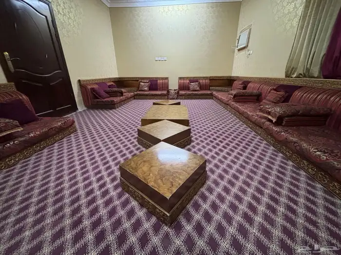 طقم كنب جلسة ارضية - طاولة زجاجية - دفاية 3