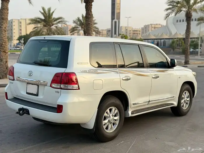 لاندكروزر 2009 GXR فل للبيع 9
