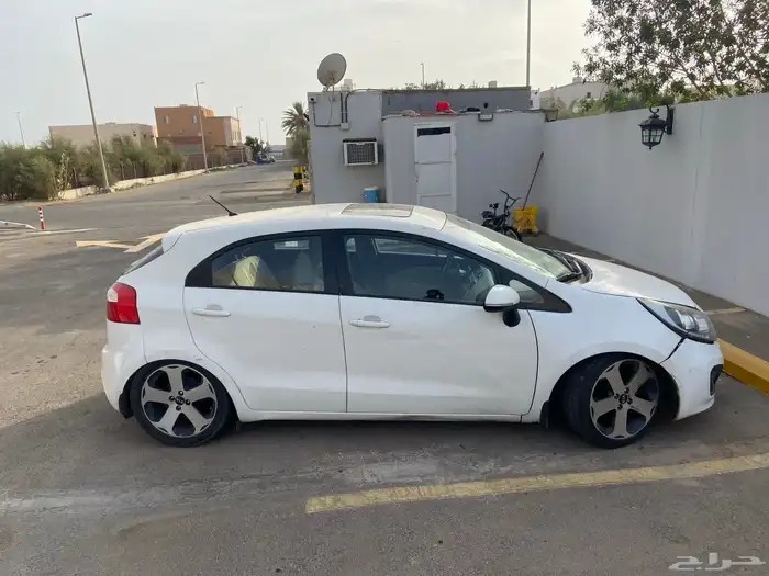 كيا ريو هاتشباك مالك اول 2