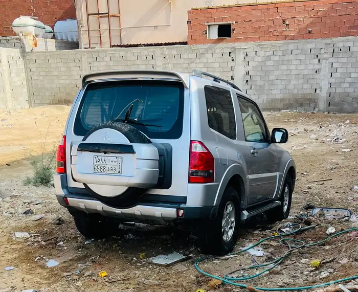 باجيرو 2باب مكينه 6 سلندر الصغيره دبل شغال ممشي متين وخمس 2