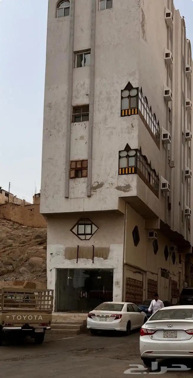 ايجار محل على طريق ام القرى 1