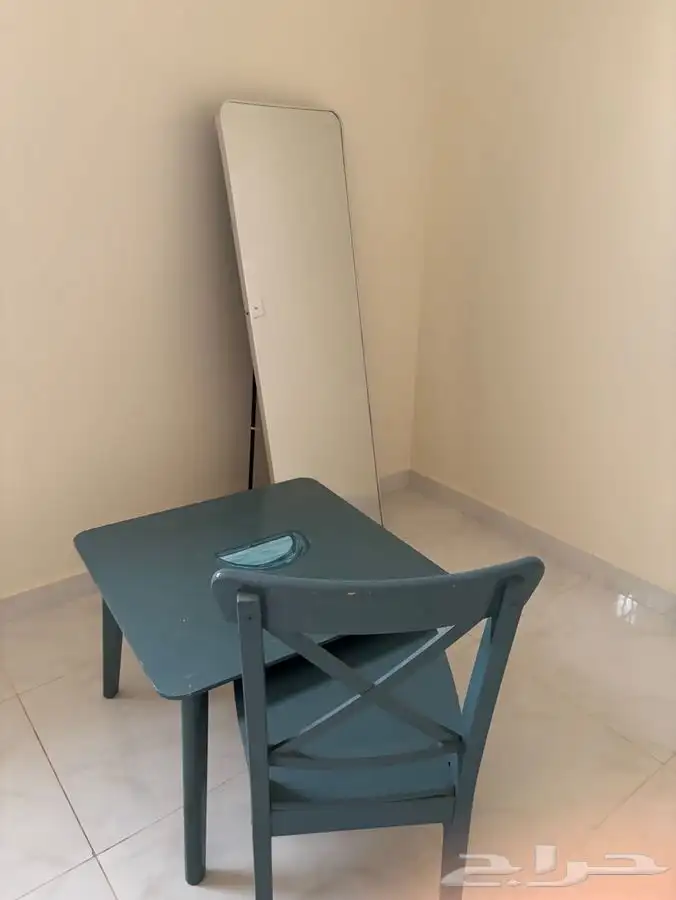 مرايا وطاوله 0
