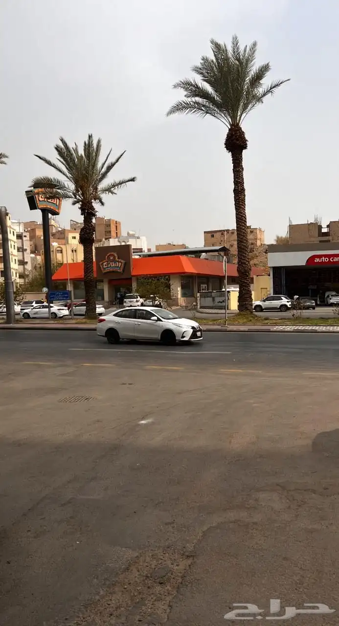 ايجار محل على طريق ام القرى 3