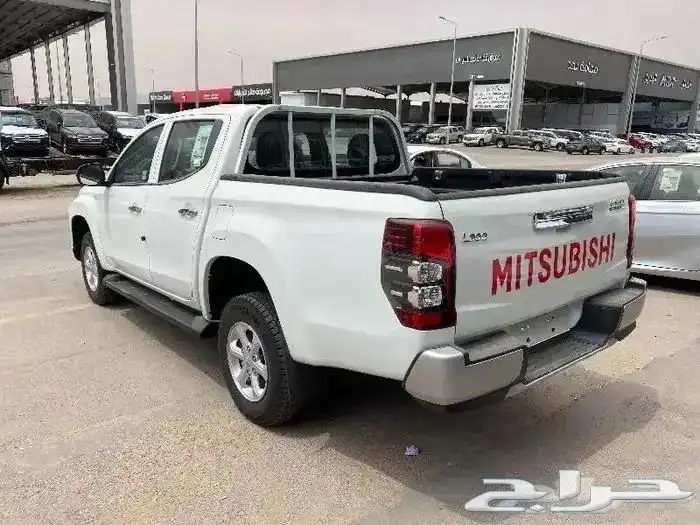ميتسوبيشي L200 دبل ديزل عادي 2023 4