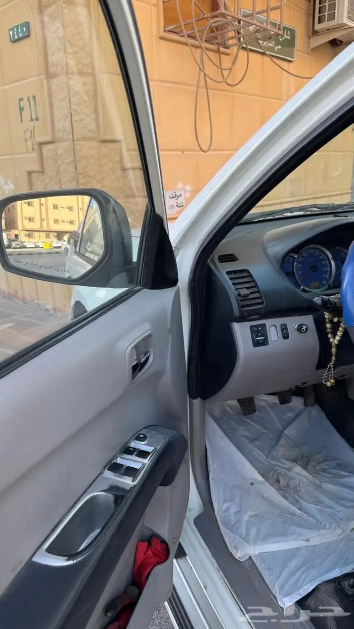وانيت موستبيشي دبل 4