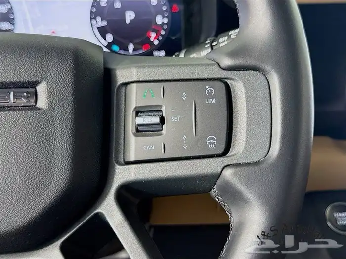 2025 Land Rover Defender 110 S 12