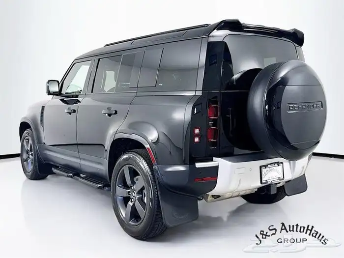 2025 Land Rover Defender 110 S 3
