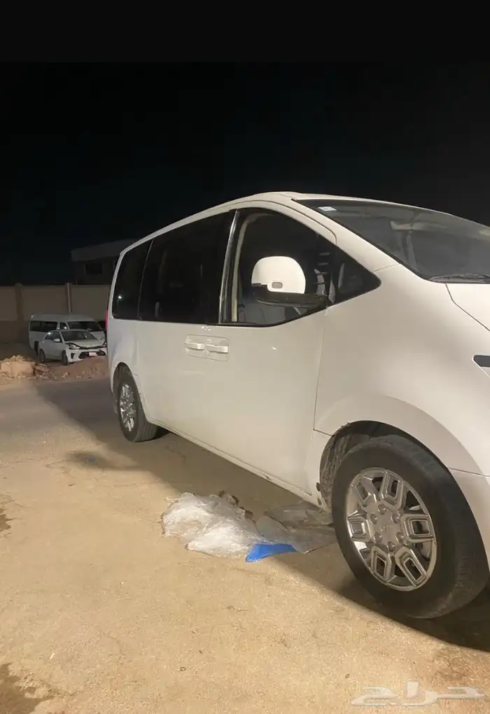 هيونداي ستاريا 3