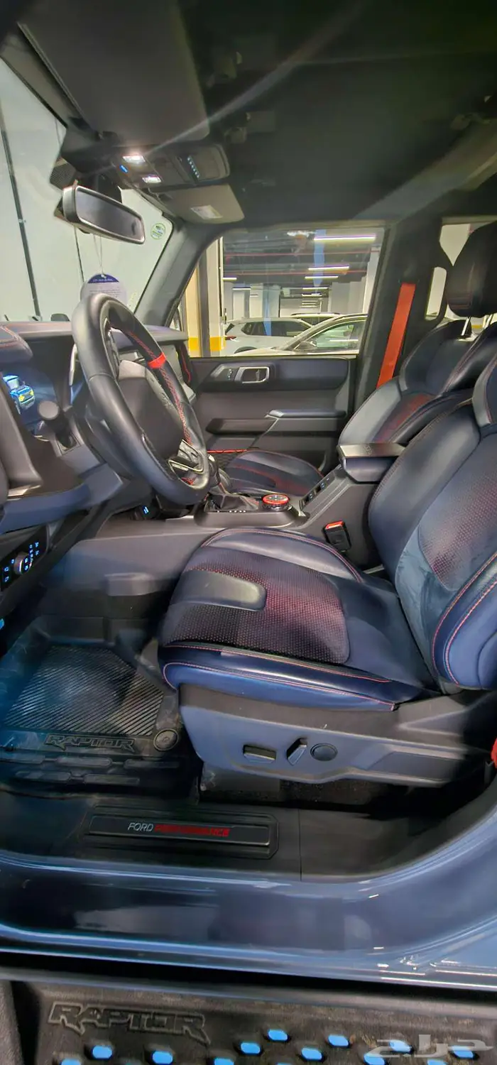 Ford Bronco Raptor low KM Top of the line 14