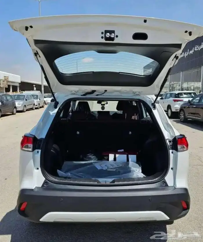 كورولا كروس LE أبيض هايبرد 2025 8