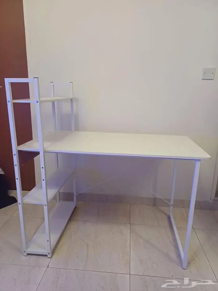 طاولة مكتب 0