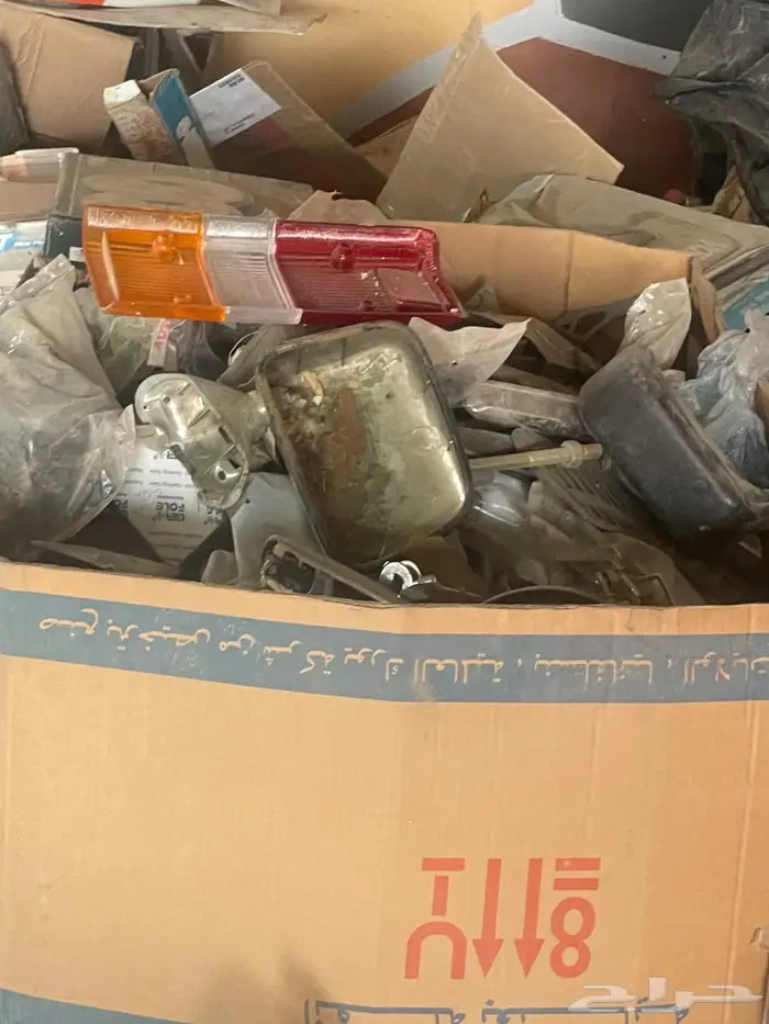 مستودع قطع غيار قديم 10