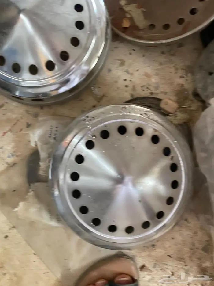 مستودع قطع غيار قديم 13