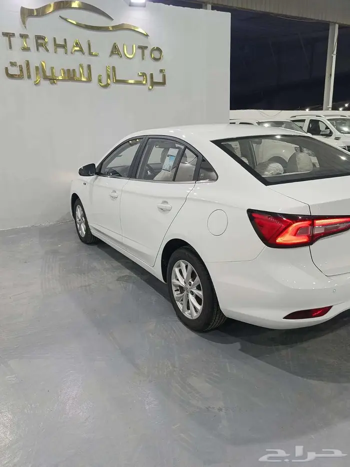 ام جي فايف استاندر MG5 8
