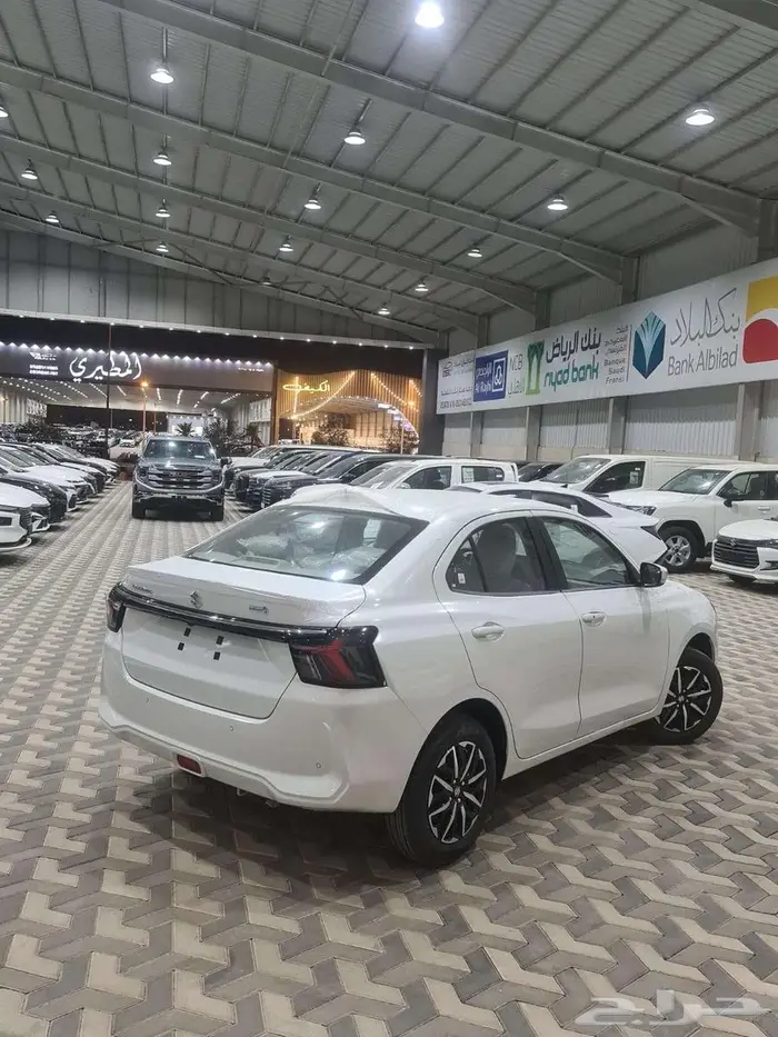 سوزوكي ديزاير GLX فل كامل 2025 الشكل الجديد 4