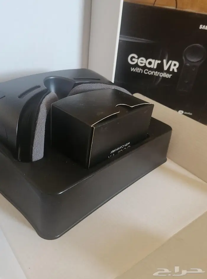 نظارة واقع افتراضي Samsung Gear VR مع وحدة تحكم 1