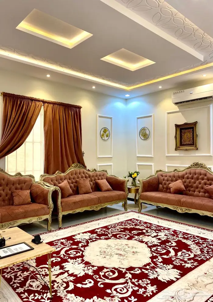 للبيع كنب فاخر كلاسيك مجلس يكفي أكثر من 15 شخص خشب زان 0