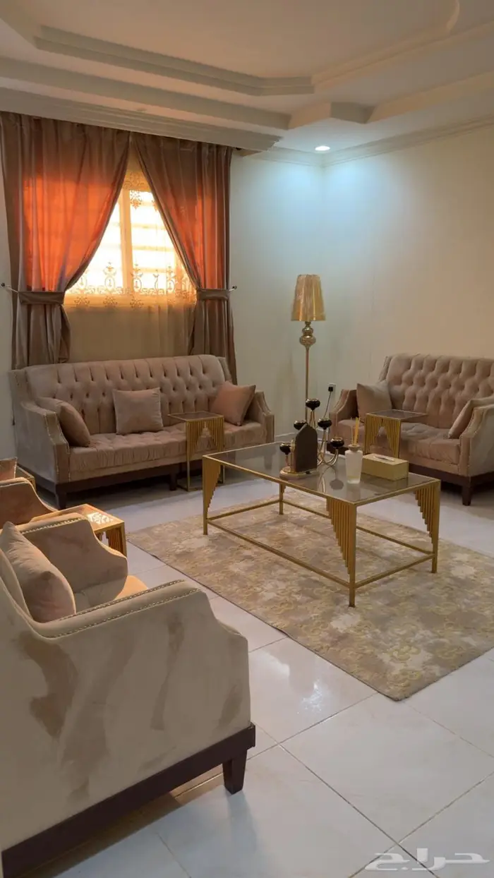 كنب مجلس 12 شخص نظيف 1000 ريال 1