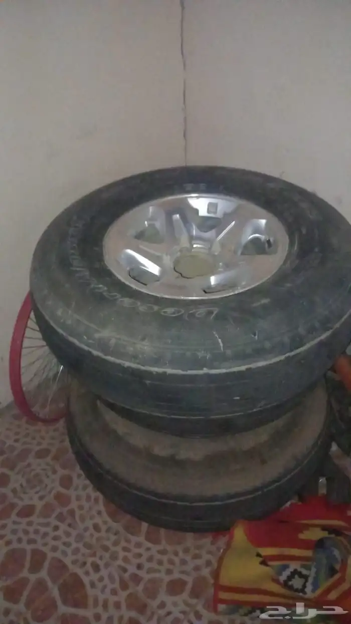 للبيع بوالين ماكسس بجنوطها اربع كفرات بها نص عمر الحد 1000 0