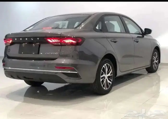 جيلي امجراند فل - دفعه اولي - قير CVT موديل 2024 3