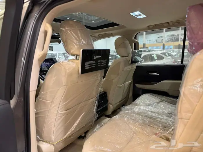 لاندكروزر GXR 4 ديزل 2025 امتلك أسطورة الدفع الرباعي 18