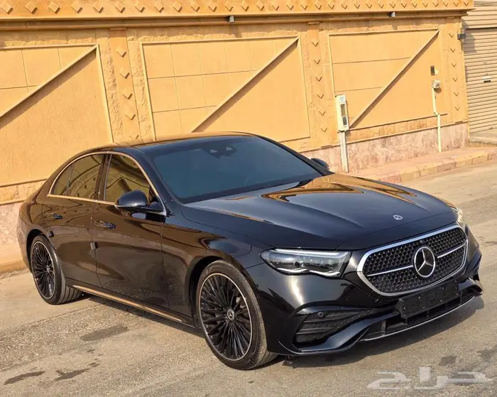 مرسيدس E300 موديل 2024 ممشي 18 الف كم 2