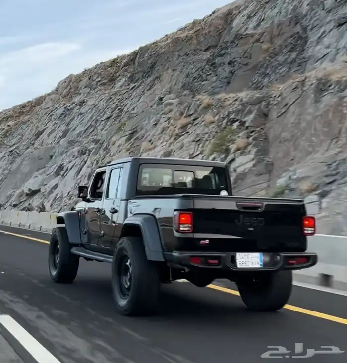jeep gladiator 2021 9