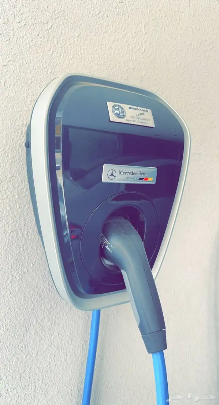 مرسيدس EQE شبه جديده 13
