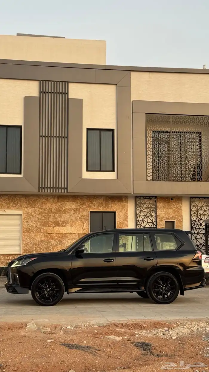 جيب لكزس بلآك اديشن وكاله 2019 3