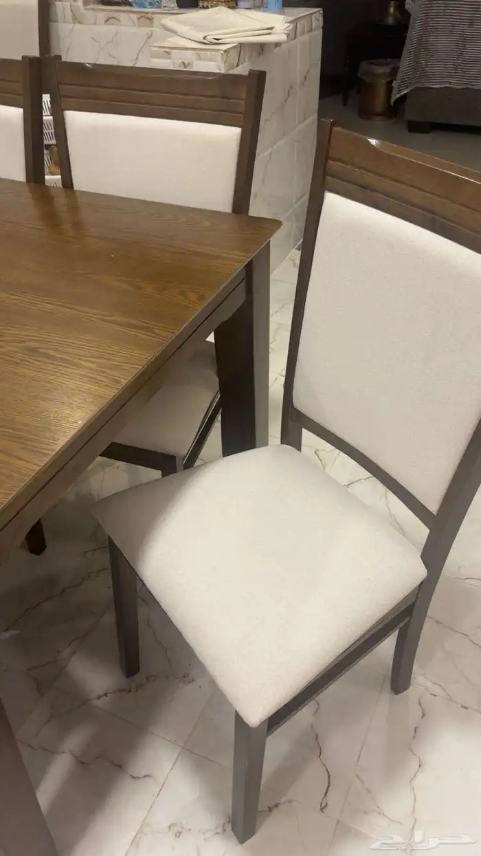 طاولة سفره هوم بوكس وكرسيين بار 2