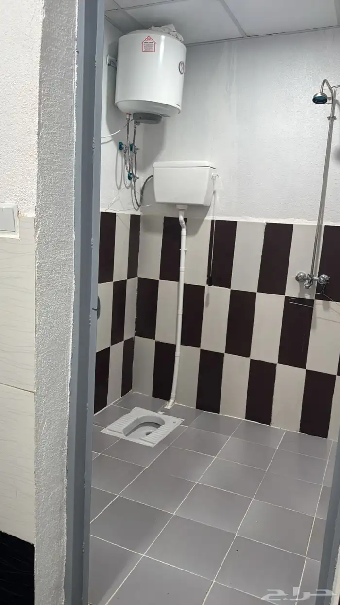 سكن عزاب غرفتين نوم ومجلس ومطبخ ودوره مياه وحوش العريسه 9