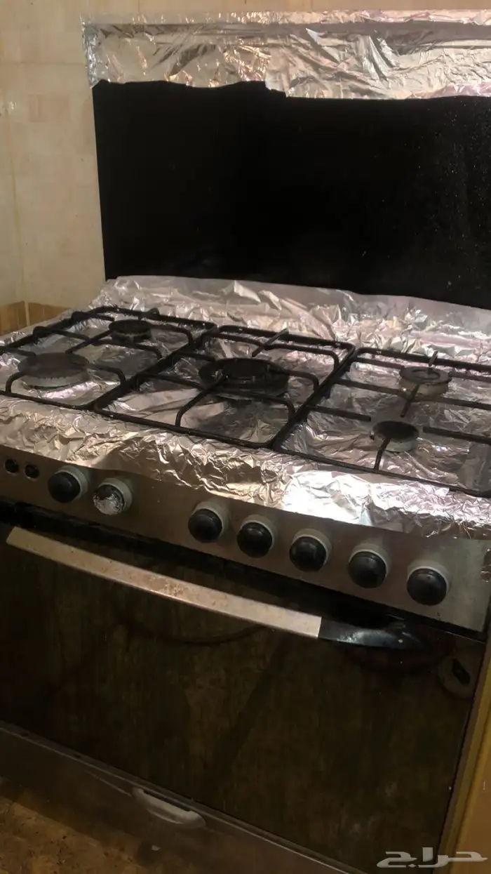 فرن خمس عيون كله شغال. وبحاله جيده. ابي فيه 450ريال 1