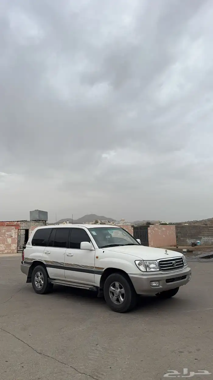 صالون 2000 بدل فقط بدل فقط 4