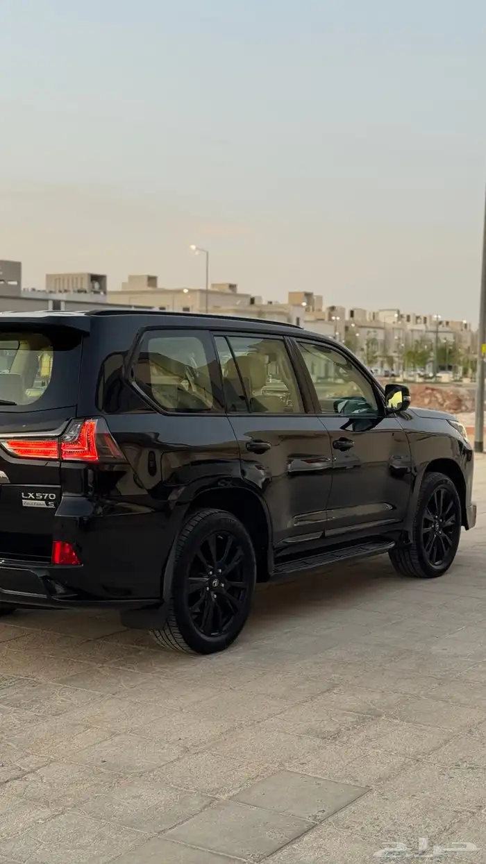 جيب لكزس بلآك اديشن وكاله 2019 5