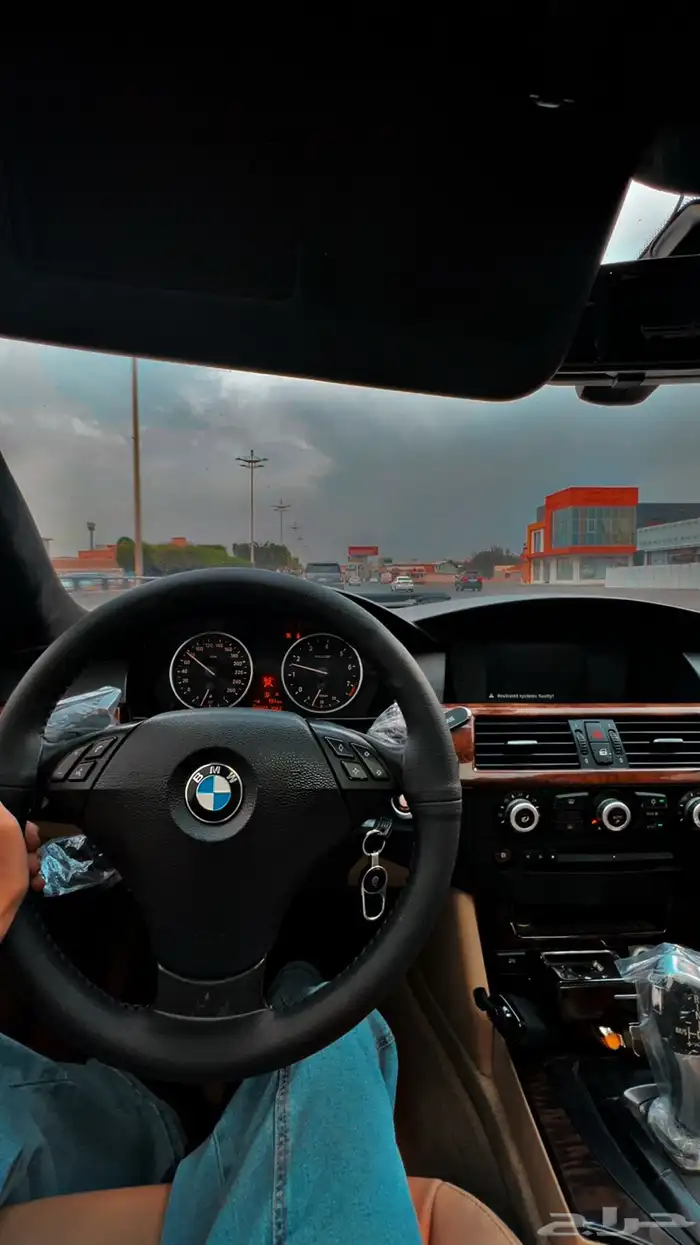 للبيع BMW 2008 الفئه الخمسه i523 4