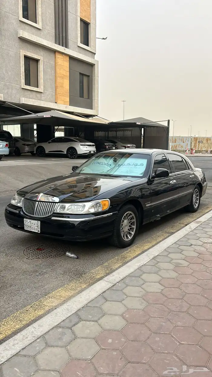 لينكون تاون كار 2001 4