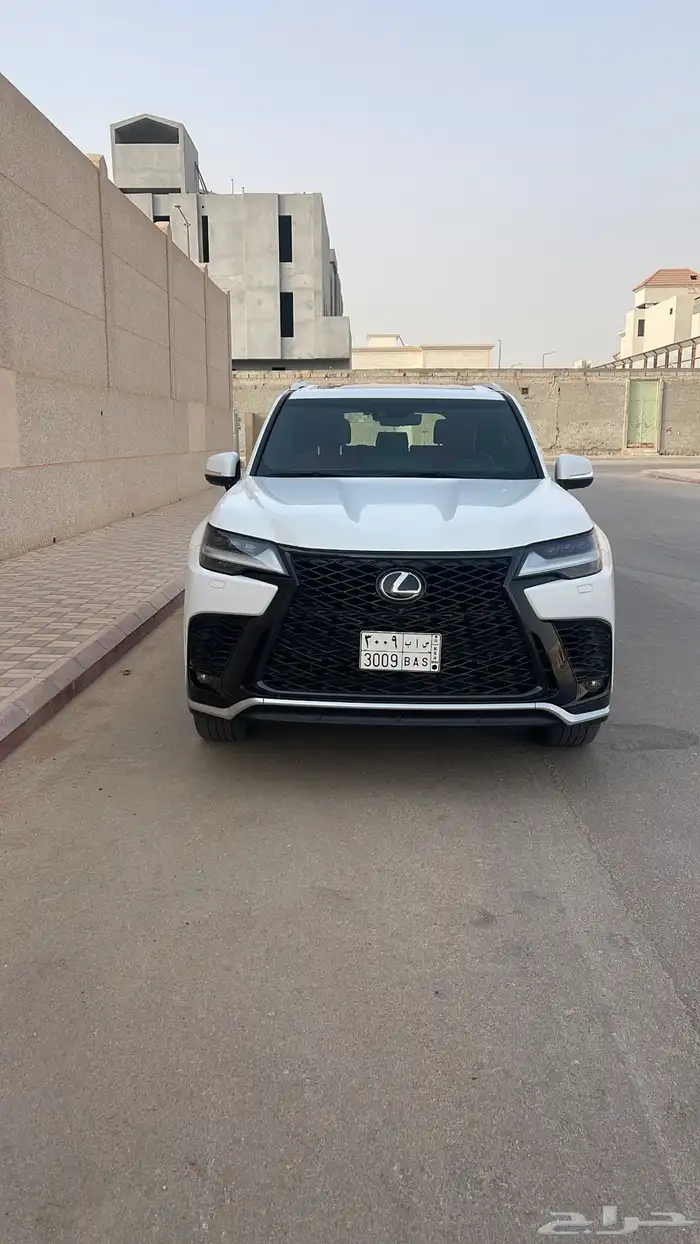 جيب لكزس 2023 F سبورت LX600 0