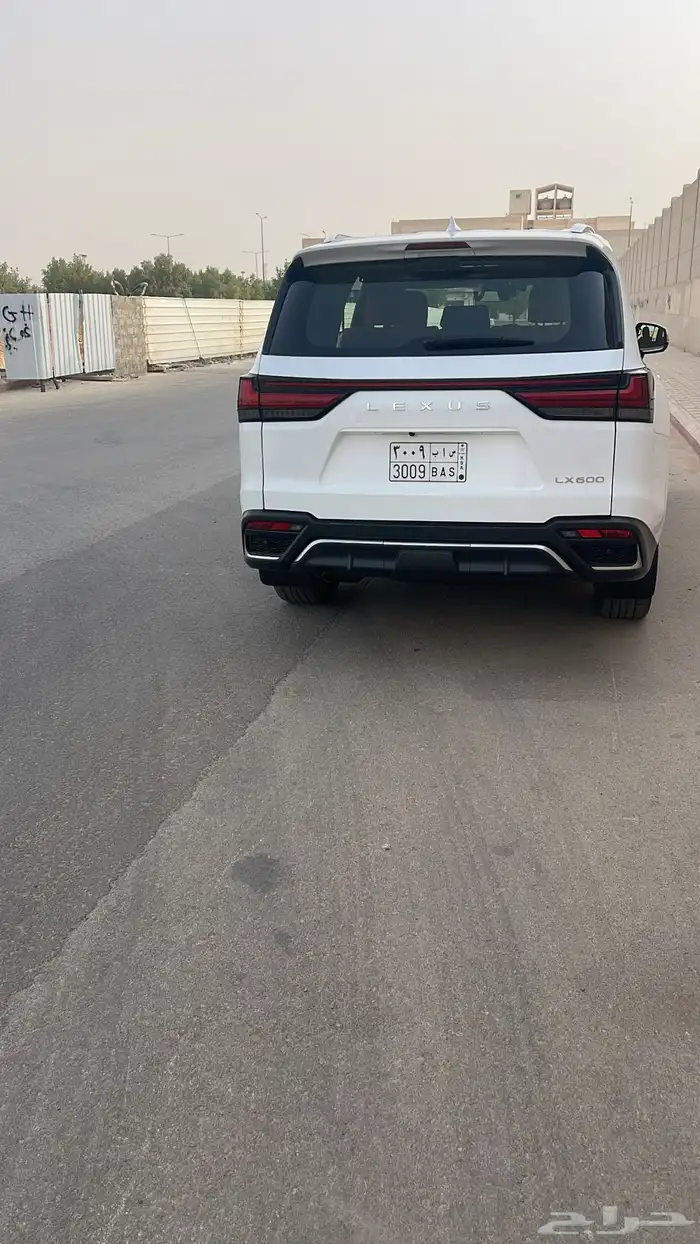 جيب لكزس 2023 F سبورت LX600 5