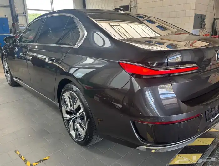 Bmw 740 2024 وارد الماني للاستيراد بحالة جدا ممتازه 2