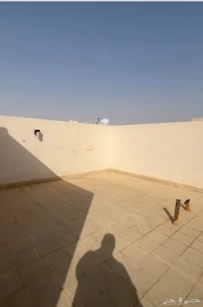 للبيع فيلا درج داخلي في حي الجنادرية 12