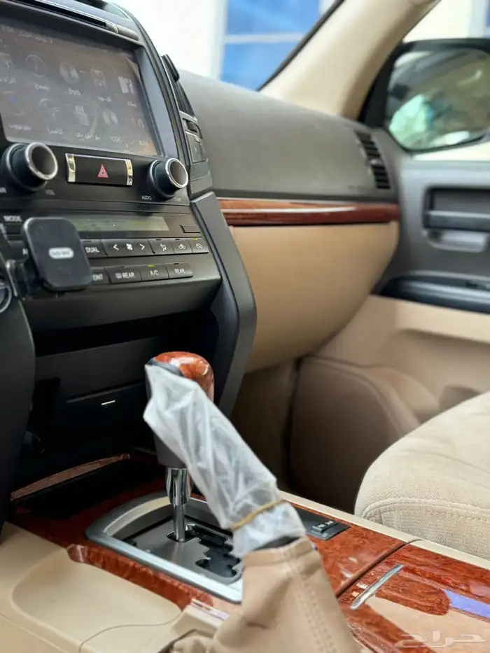 لاندكروزر 2014 GXR3 فل كامل سعودي 17