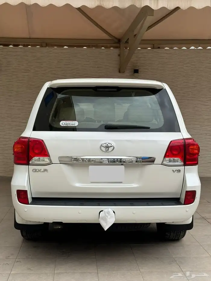 لاندكروزر 2014 GXR3 فل كامل سعودي 11