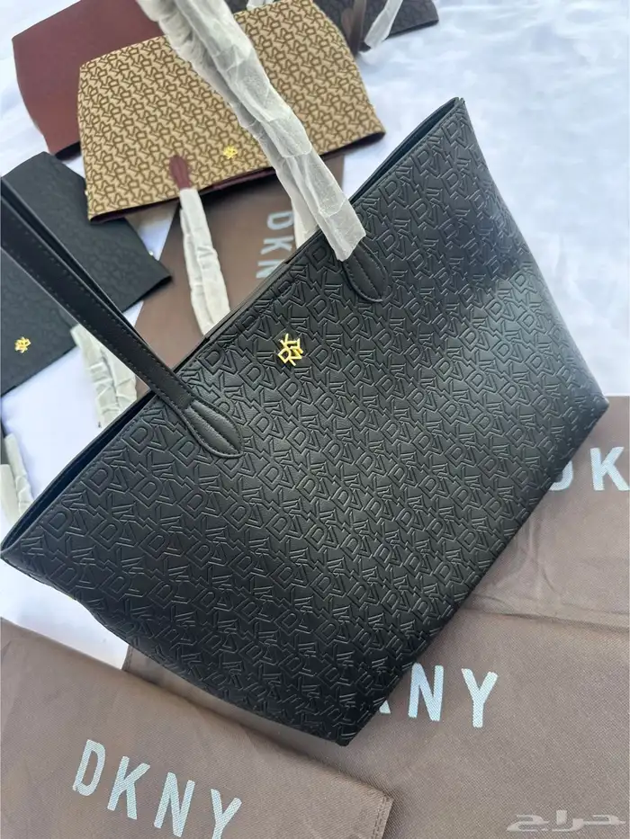شنط ماركات للجامعة 1