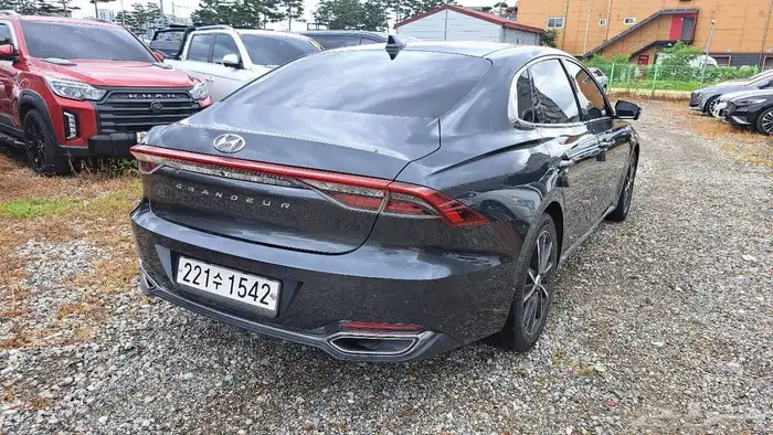 أزيرا - 2020 - بنزين - 2.5cc وارد كوريا 4