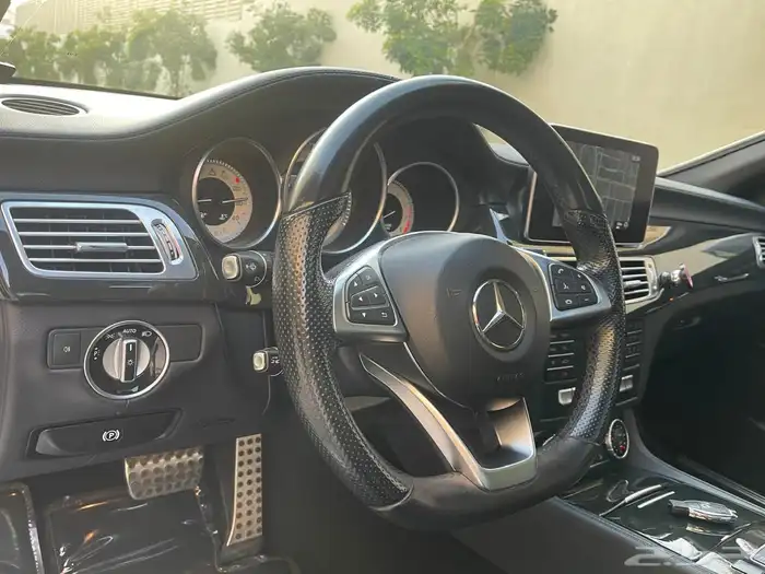للبيع مرسيدس CLS 400 AMG ممشى قليل 9