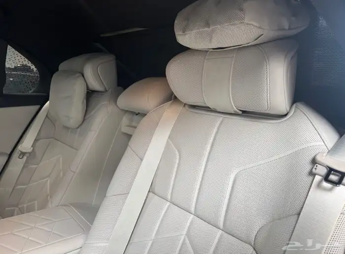 Bmw 740 2024 وارد الماني للاستيراد بحالة جدا ممتازه 13