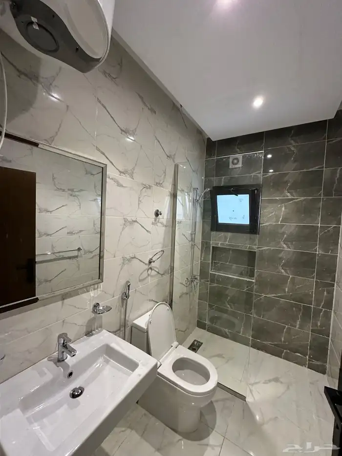 استديو للايجار الشهري حي الفيصليه 4