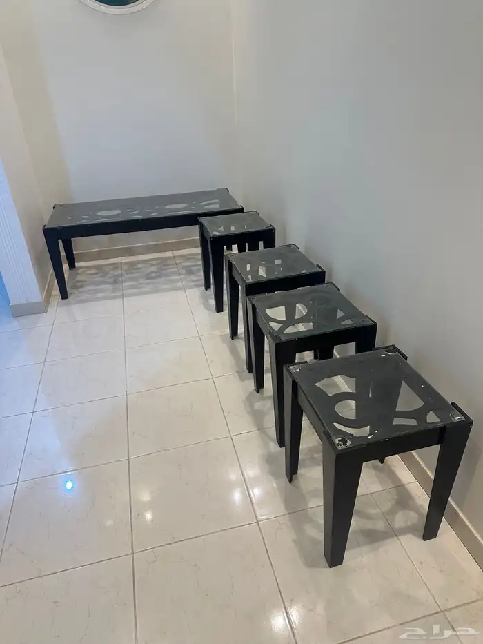 طاولات للبيع 0